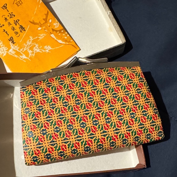 Colorful Patterned Women's Wallet - Picture 2 of 7